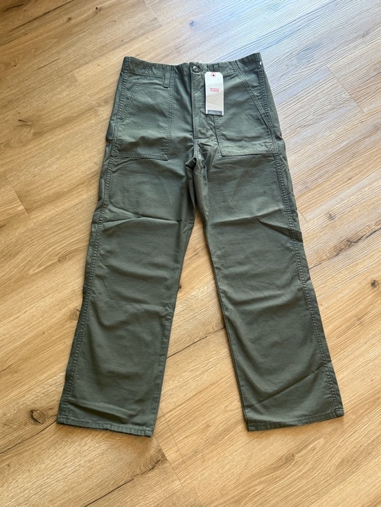 Levi's Pants - Levi's Olive Green Ribcage Straight Pants- size 30x29